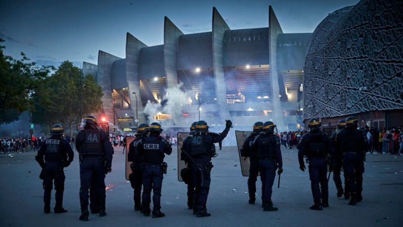 DISTURBIOS EN PARÍS TRAS TÍTULO DEL PSG